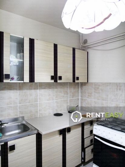 Apartament cu 3 camere de vaznare in zona Centru - Moldova