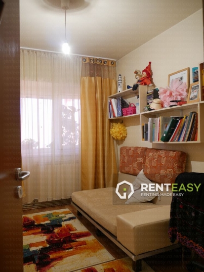 Apartament cu 3 camere de vanzare in Pacurari