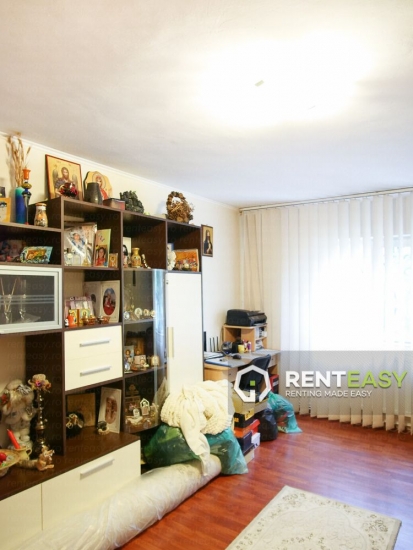 Apartament cu 3 camere de vanzare in Canta