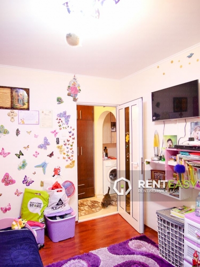 Apartament cu 3 camere de vanzare in Canta