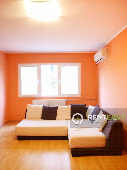 Apartament cu 3 camere de vanzare in zona Cantemir - Palas