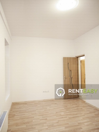Apartament cu 6 camere de vanzare in Nicolina - Bloc Nou