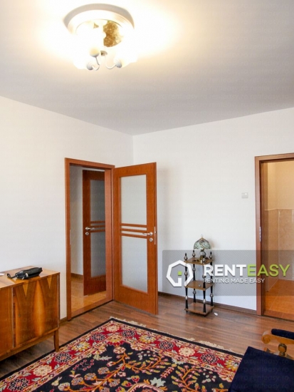 Apartament cu 3 camere de vanzare pe Bulevardul Stefan cel Mare