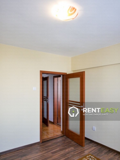 Apartament cu 3 camere de vanzare pe Bulevardul Stefan cel Mare