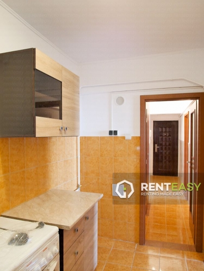 Apartament cu 3 camere de vanzare pe Bulevardul Stefan cel Mare