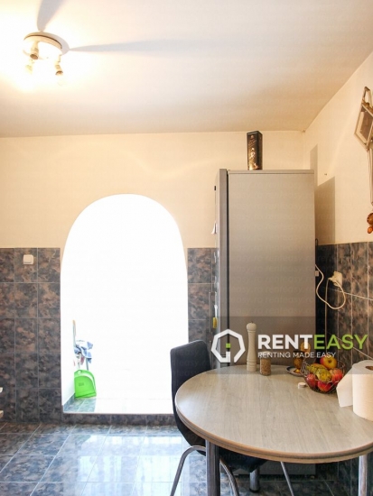 Apartament cu 3 camere de vanzare in zona Canta