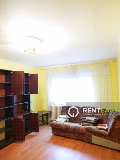 Apartament cu 3 camere in zona Canta de vanzare