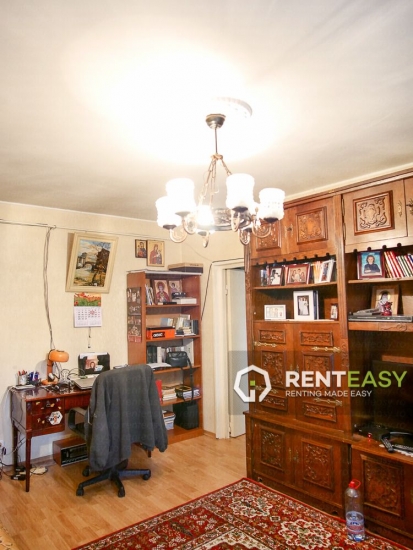 Apartament cu 4 camere de vanzare in Podul Ros