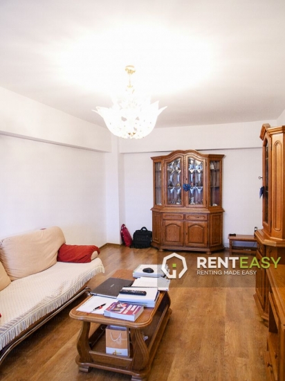 Apartament cu 3 Camere pentru Vanzare pe Stefan cel Mare