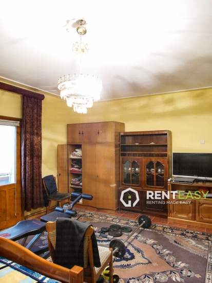 Vila 3 apartamente de vanzare in zona Mitropoliei