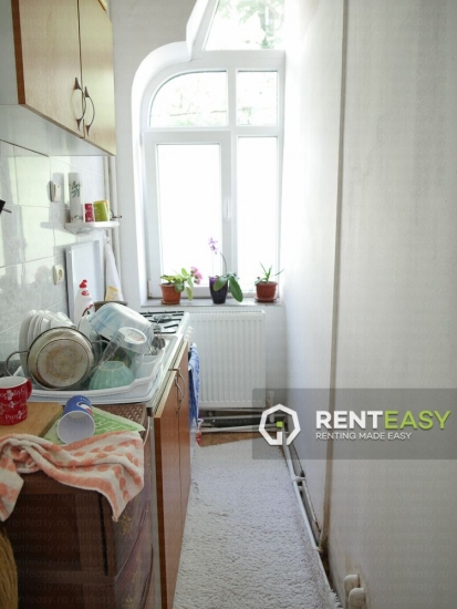 Apartament cu 4 camere la vila situat in zona Centrala