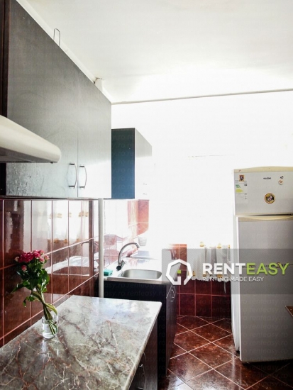 Apartament cu 2 camere de vanzare in zona Moldova Mall