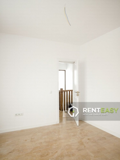 Casa cu 5 camere de vanzare in zona Bucium