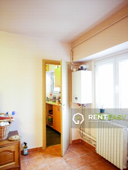 Apartament cu 4 camere de vanzare situat in Pacurari