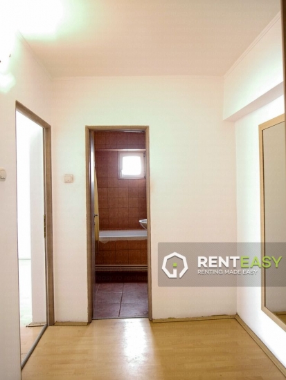 Apartament cu 4 camere de vanzare situat in zona Garii