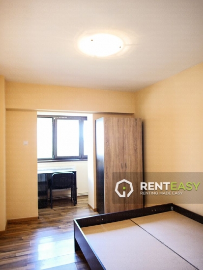 Apartament spatios cu 3 camere de vanzare situat in Centru - A. Panu