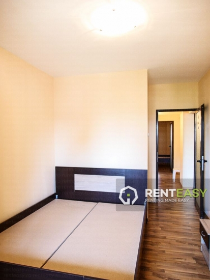 Apartament spatios cu 3 camere de vanzare situat in Centru - A. Panu
