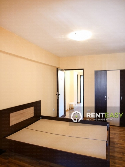 Apartament spatios cu 3 camere de vanzare situat in Centru - A. Panu