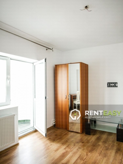 Apartament cu 4 camere de vanzare in zona Pacurari