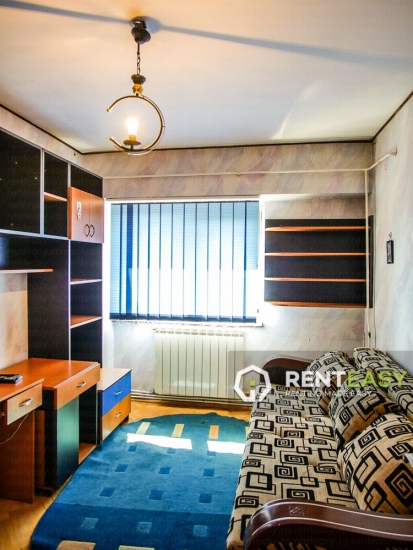 Apartament cu 3 camere de vanzare situat in Podu de Fier