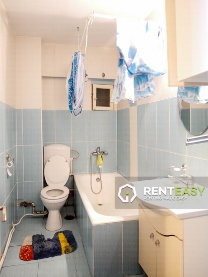 Apartament cu 3 camere de vanzare situat in Podu de Fier