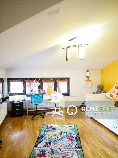Casa cu 3 camere de vanzare situata in zona Independentei