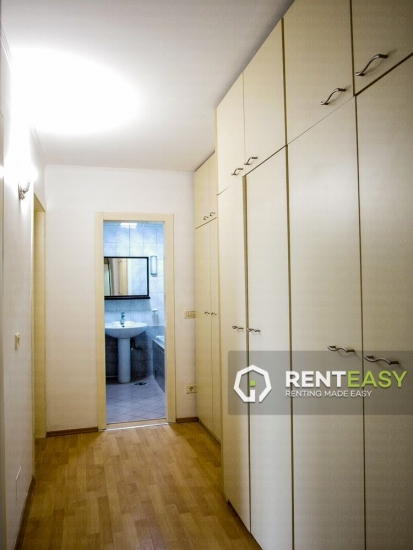 De vanzare!Apartament cu 4 camere situat pe Bulevardul Independentei
