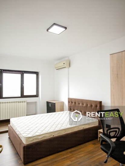 De vanzare!Apartament cu 4 camere situat pe Bulevardul Independentei