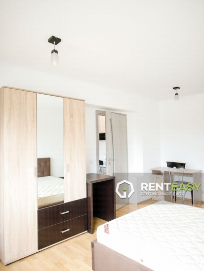 De vanzare!Apartament cu 4 camere situat pe Bulevardul Independentei