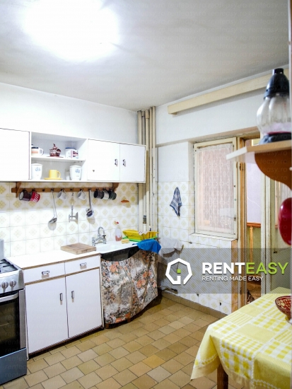 Apartament cu 4 camere de vanzare in zona Stefan cel Mare