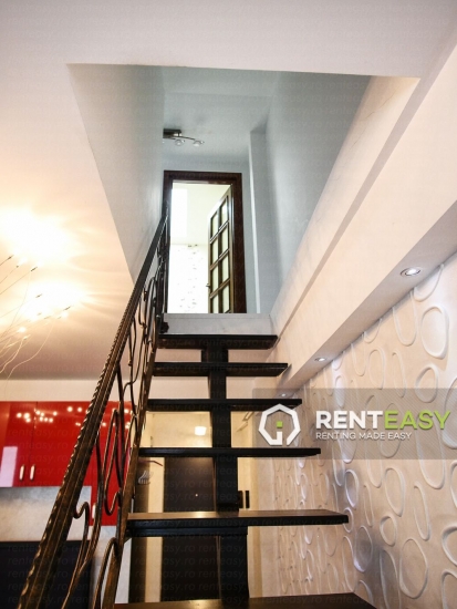 Apartament cu 3 camere de vanzare situat in zona Tatarasi