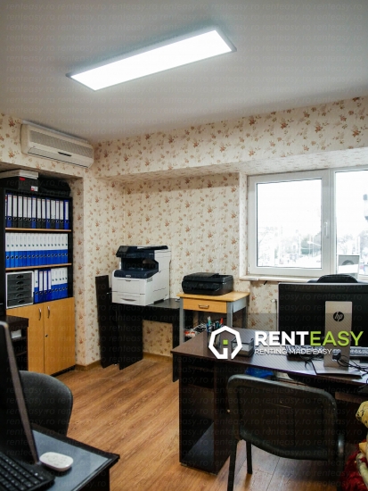 De vanzare!Apartament cu 3 camere situat pe Bulevardul Independentei