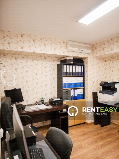 De vanzare!Apartament cu 3 camere situat pe Bulevardul Independentei