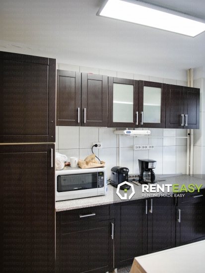 De vanzare!Apartament cu 3 camere situat pe Bulevardul Independentei