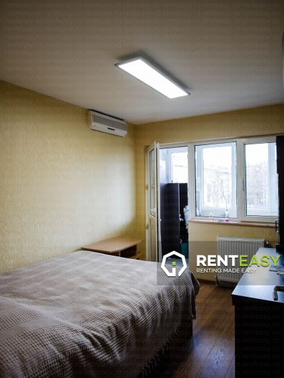 De vanzare!Apartament cu 3 camere situat pe Bulevardul Independentei