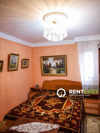 De vanzare!Apartament decomandat cu 3 camere situat in zona Bulevardul Independentei