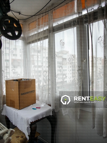 De vanzare!Apartament decomandat cu 3 camere situat in zona Bulevardul Independentei