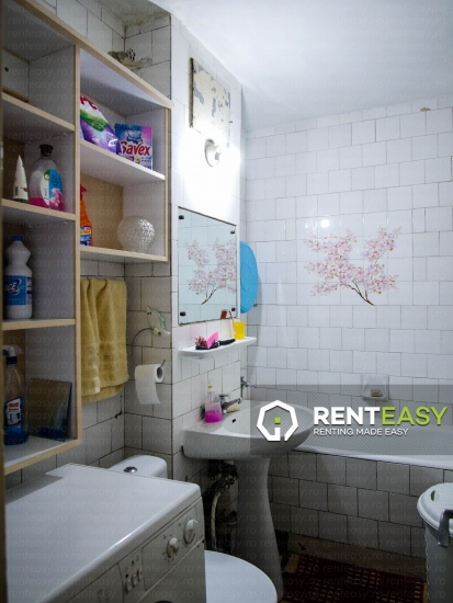 De vanzare!Apartament decomandat cu 3 camere situat in zona Bulevardul Independentei