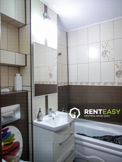 De vanzare!Apartament decomandat cu 3 camere situat in zona centrala