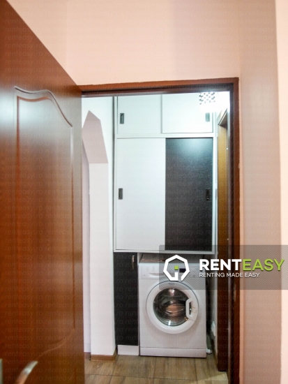 De vanzare!Apartament decomandat cu 3 camere situat in zona centrala