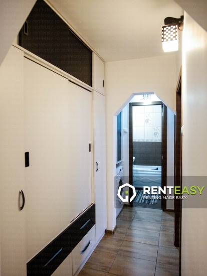 De vanzare!Apartament decomandat cu 3 camere situat in zona centrala