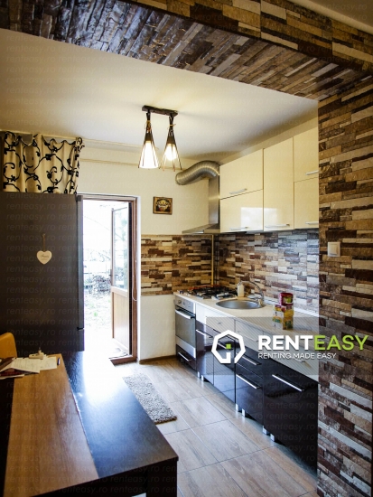 De vanzare!Apartament decomandat cu 3 camere situat in zona centrala