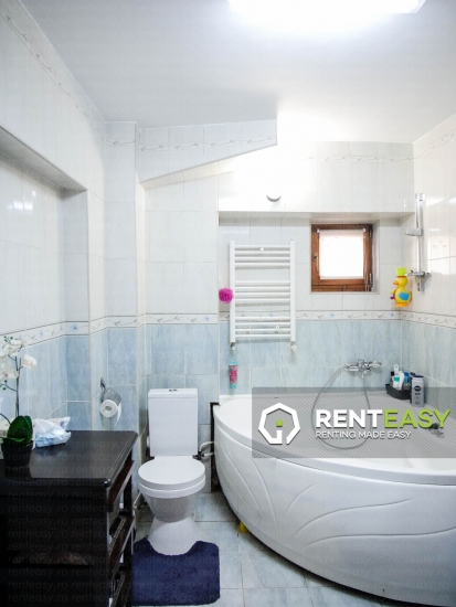 De vanzare!Apartament cu 2 camere transformat din 3 situat pe Bulevardul Independentei