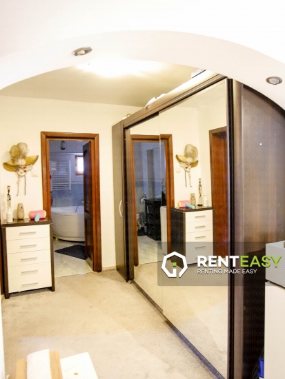 De vanzare!Apartament cu 2 camere transformat din 3 situat pe Bulevardul Independentei