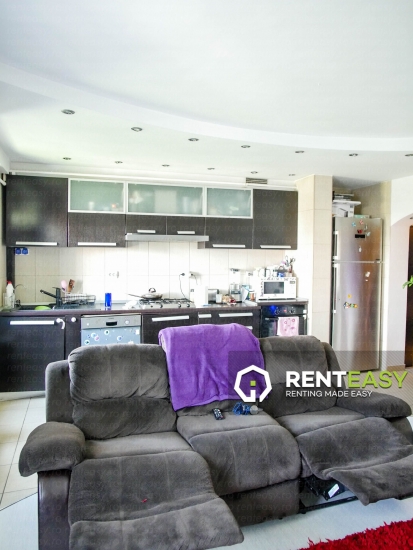 De vanzare!Apartament cu 2 camere transformat din 3 situat pe Bulevardul Independentei