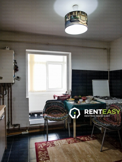 De vanzare!Apartament cu 3 camere decomandat situat in Canta