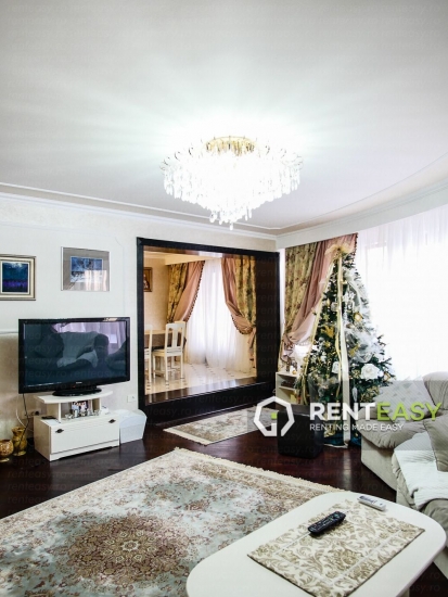 Vila 3 Nivele pentru Vanzare in zona Tatarasi