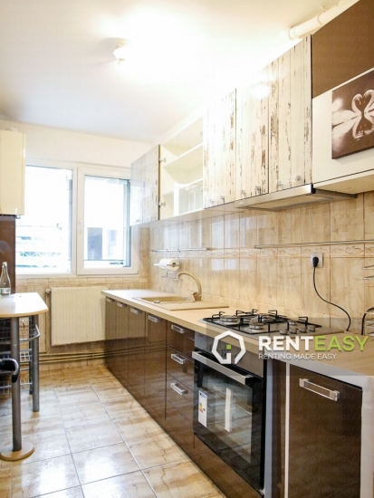 De vanzare! Apartament cu 3 camere situat in Piata Unirii