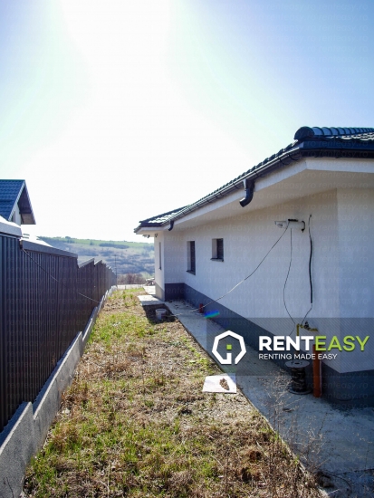 De vanzare! Vila cu 4 camere cu suprafata utila de 280 mp situata in zona Miroslava
