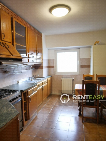 De vanzare! Apartament cu 4 camere situat in zona Pacurari